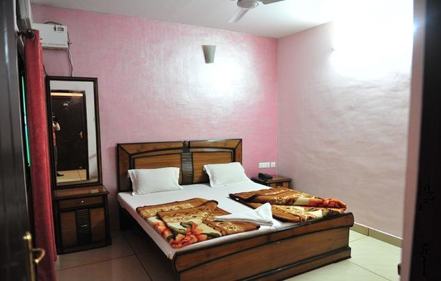Hotel Rest Inn Lucknow Habitación foto